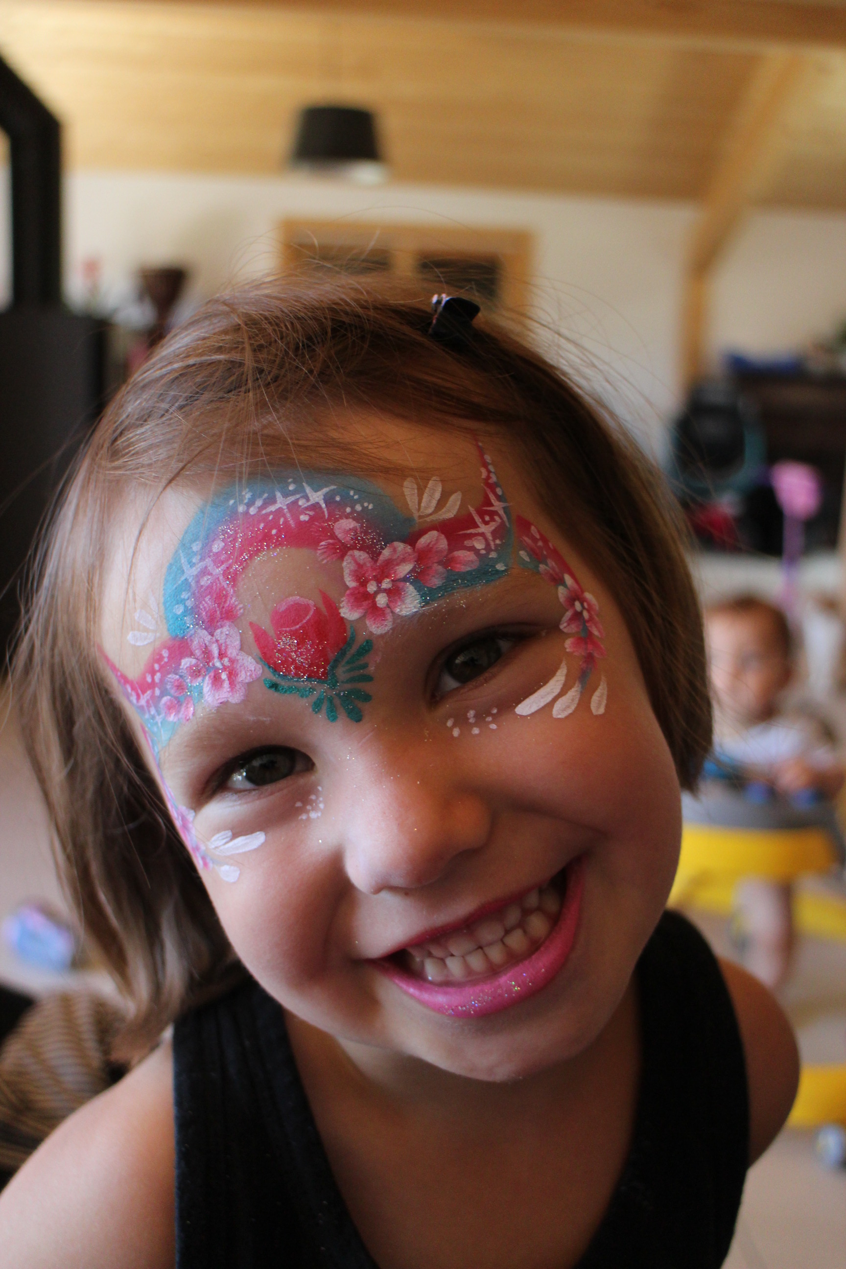 Maquillages artistiques pour enfants: fête d'école, anniversaire, mariage, marché, salon, foire etc